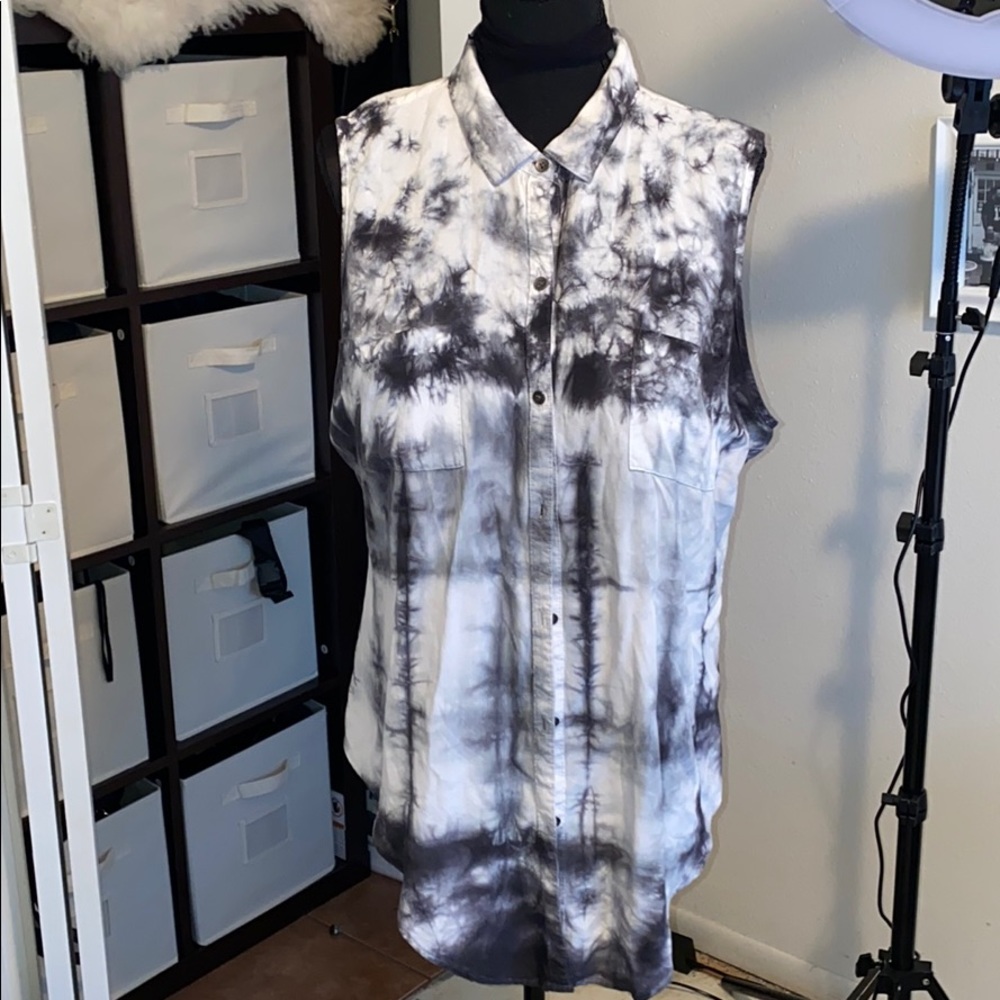 TYE DYE button up - tank